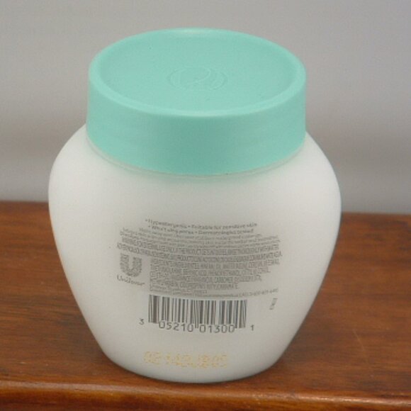 Pond's Cold Cream Cleanser (3.5 oz) - Picture 2 of 2